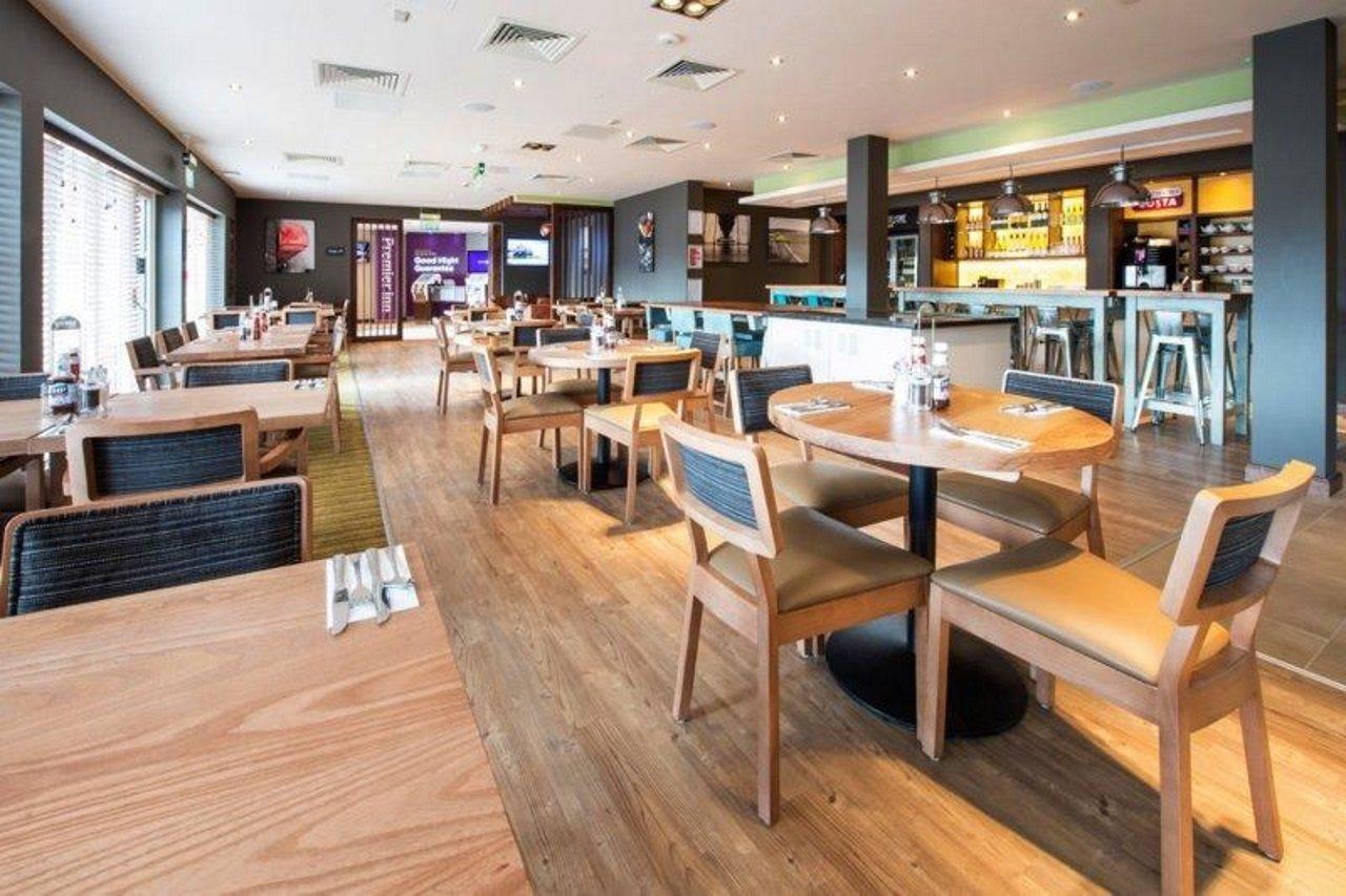 Premier Inn Isle Of Wight Sandown Shanklin Exterior photo